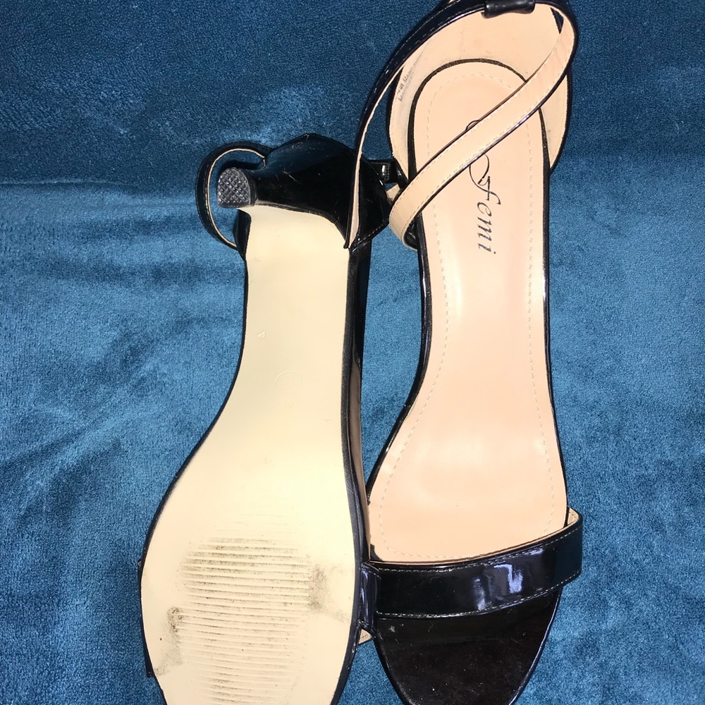Demi Heels - Picture 3 of 3